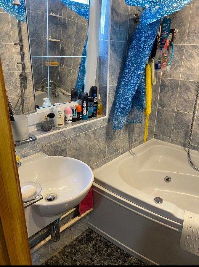 1 Bedroom Flat Close To City With Free Parking Arrangement 伦敦 外观 照片